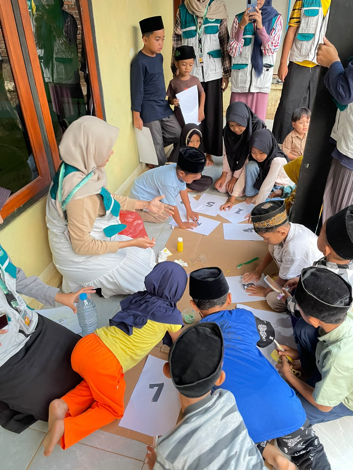 Pengenalan teknik ciprat kepada anak-anak TPQ di Jetis